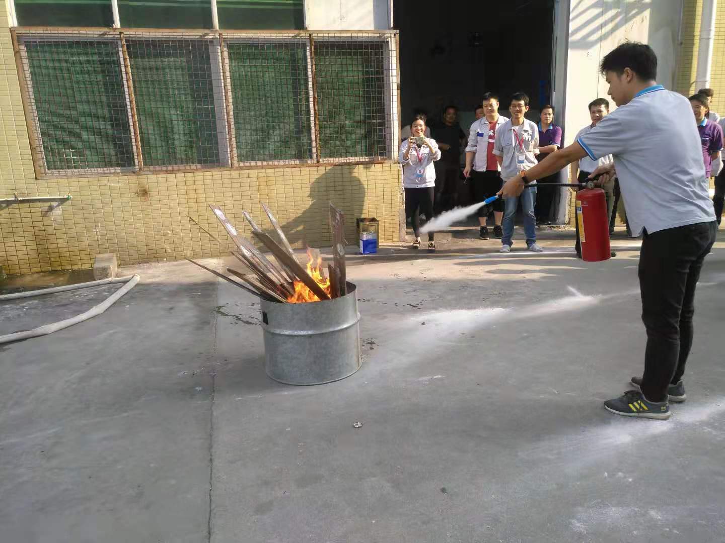 PUW蒲微公司開展2019年消防演習